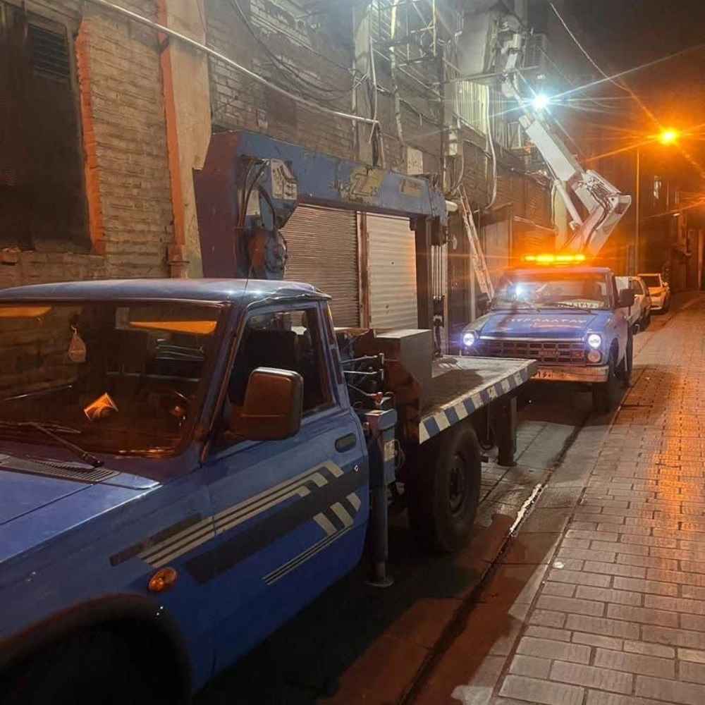 جرثقیل دکل‌ بلند سنگین ۲ تا ۵۰ تن جرثقیل شاکر خاوران تهران